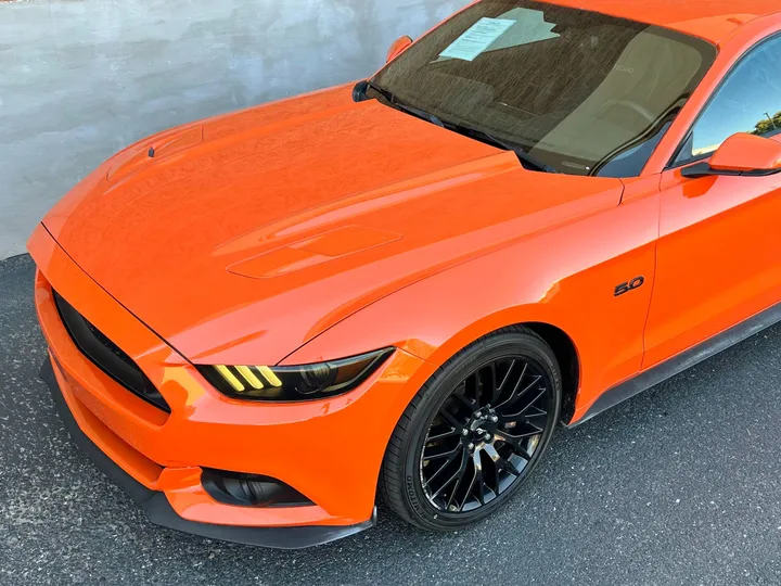 ORANGE, 2015 FORD MUSTANG GT PREMIUM Image 18