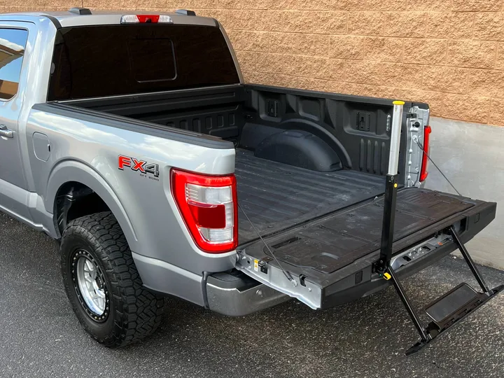 SILVER, 2023 FORD F150 SUPERCREW CAB Image 19