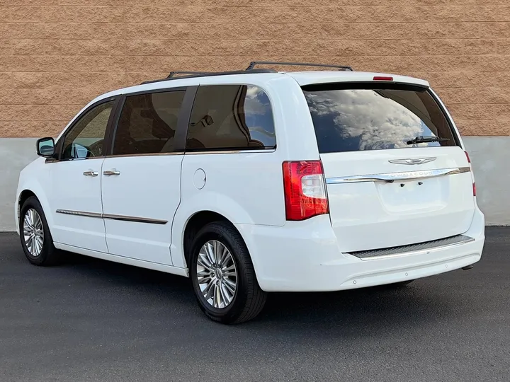 WHITE, 2015 CHRYSLER TOWN & COUNTRY TOURING-L Image 3