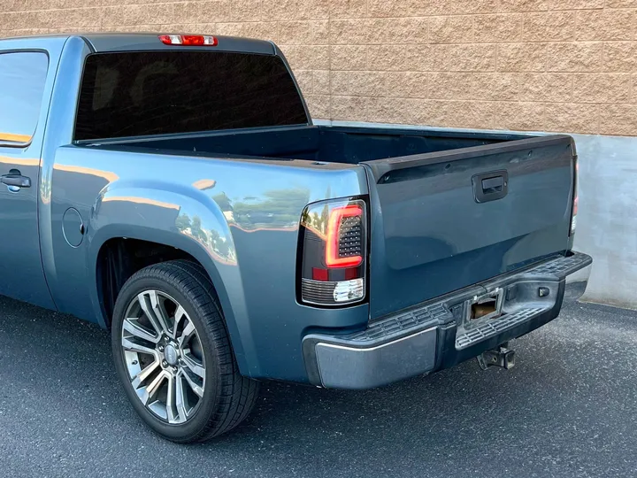 BLUE, 2013 GMC SIERRA 1500 CREW CAB Image 16