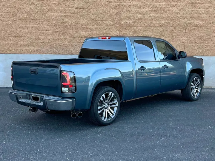 BLUE, 2013 GMC SIERRA 1500 SLE CREW CAB Image 19