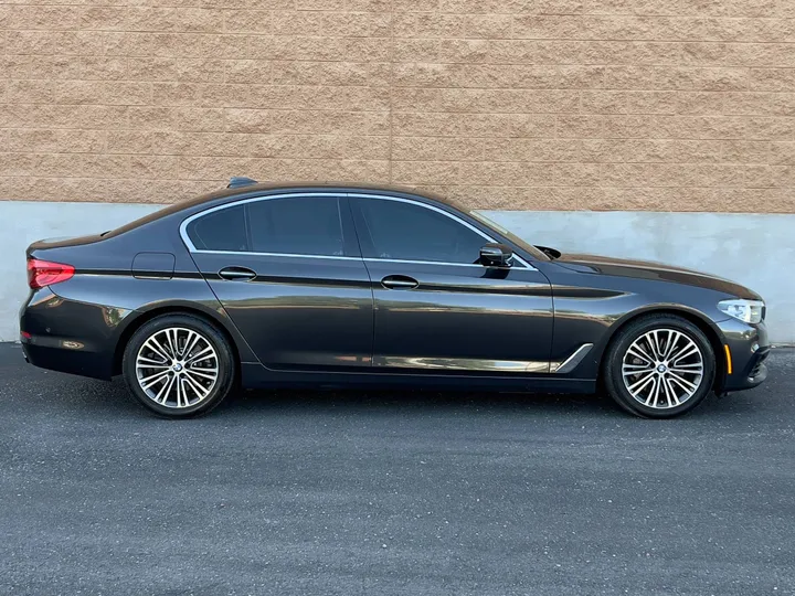 GRAY, 2017 BMW 5 SERIES Image 23