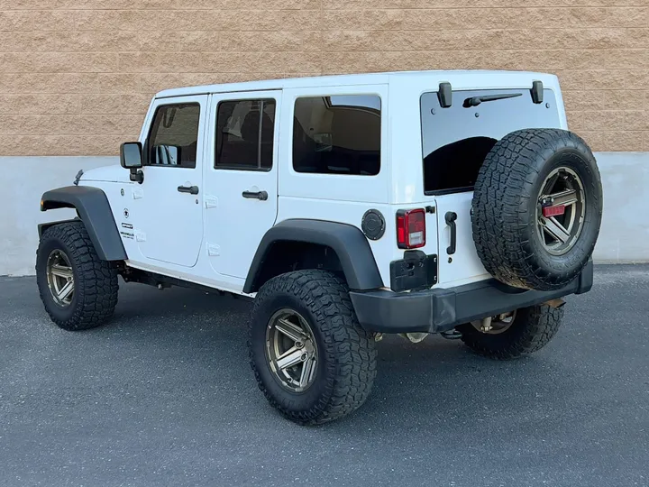 WHITE, 2017 JEEP WRANGLER UNLIMITED SPORT 4X4 Image 3