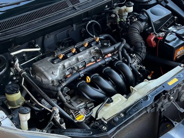 BLACK, 2005 TOYOTA MATRIX Image 16