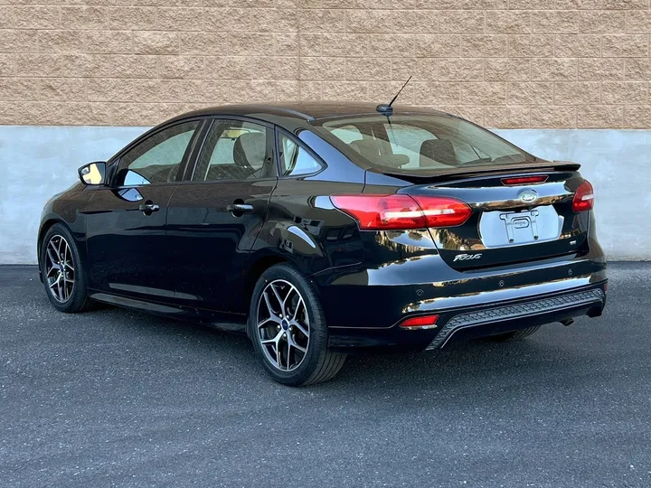 BLACK, 2015 FORD FOCUS SE Image 3