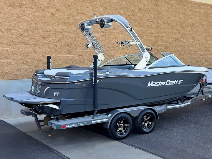 GRAY, 2020 MASTERCRAFT BOAT XT SERIES XT 21 Image 4