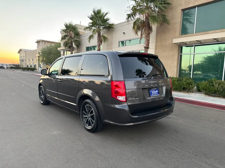 GRAY, 2015 DODGE GRAND CARAVAN PASSENGER Image 4