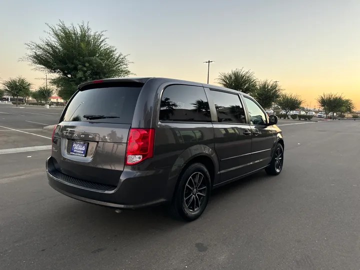 GRAY, 2015 DODGE GRAND CARAVAN PASSENGER Image 6