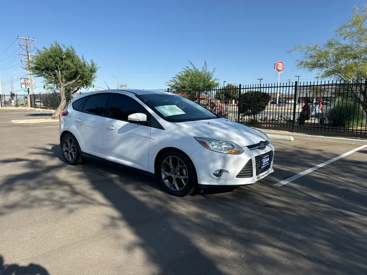 OXFORD WHITE, 2014 FORD FOCUS Image 8