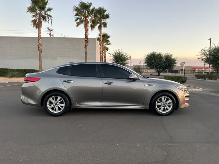 GRAY, 2018 KIA OPTIMA Image 6