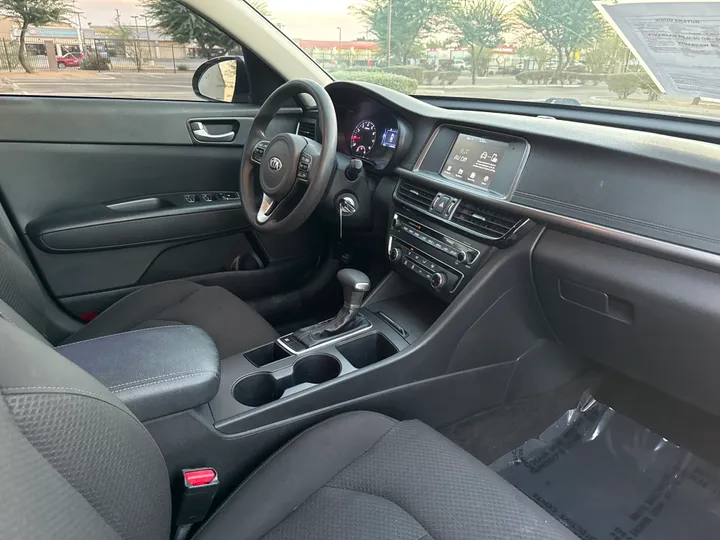 GRAY, 2018 KIA OPTIMA Image 8