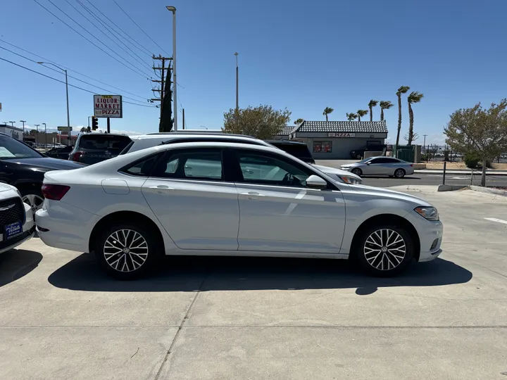 WHITE, 2021 VOLKSWAGEN JETTA Image 3