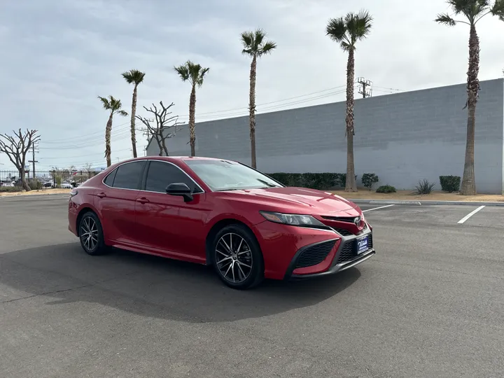 RED, 2021 TOYOTA CAMRY Image 7