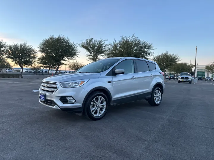 SILVER, 2019 FORD ESCAPE Image 3