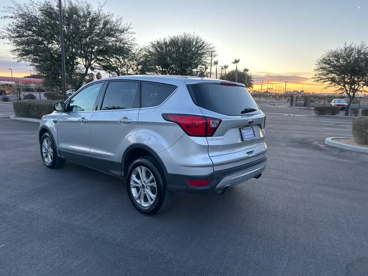 SILVER, 2019 FORD ESCAPE Image 5