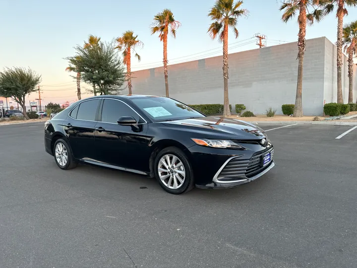 BLACK, 2021 TOYOTA CAMRY Image 8