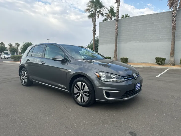 N / A, 2017 VOLKSWAGEN E-GOLF Image 8