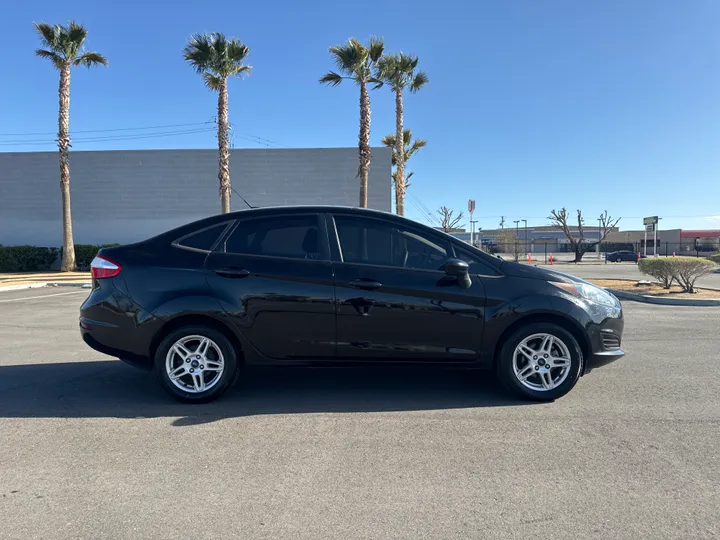 BLACK, 2017 FORD FIESTA Image 5