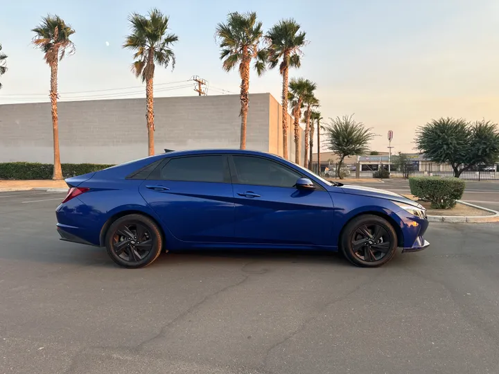 BLUE, 2021 HYUNDAI ELANTRA Image 7