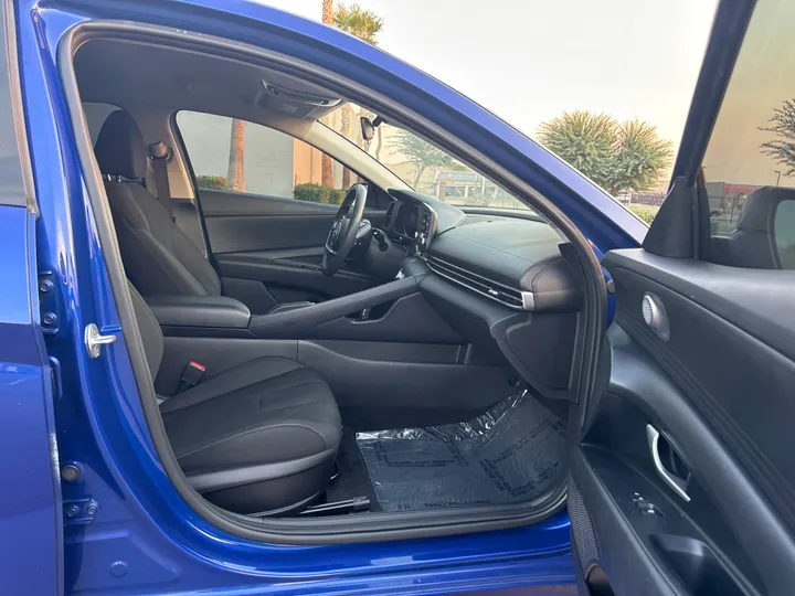 BLUE, 2021 HYUNDAI ELANTRA Image 9