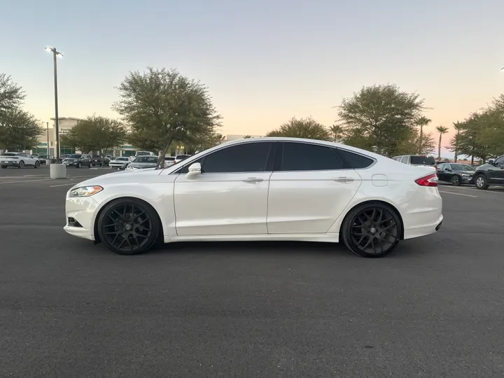 WHITE, 2014 FORD FUSION Image 4