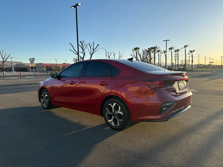 RED, 2021 KIA FORTE Image 3