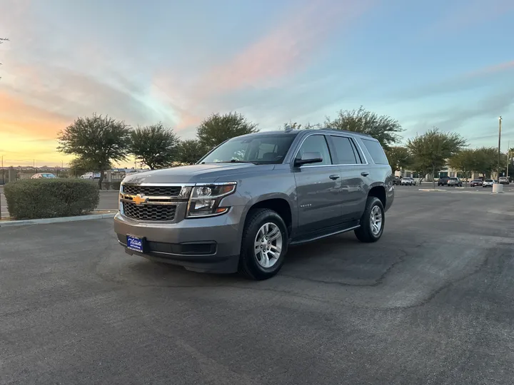 GRAY, 2019 CHEVROLET TAHOE Image 3