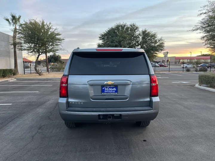 GRAY, 2019 CHEVROLET TAHOE Image 6