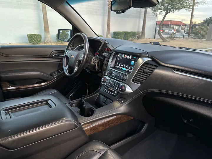 GRAY, 2019 CHEVROLET TAHOE Image 9