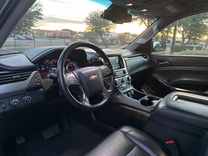 GRAY, 2019 CHEVROLET TAHOE Image 12