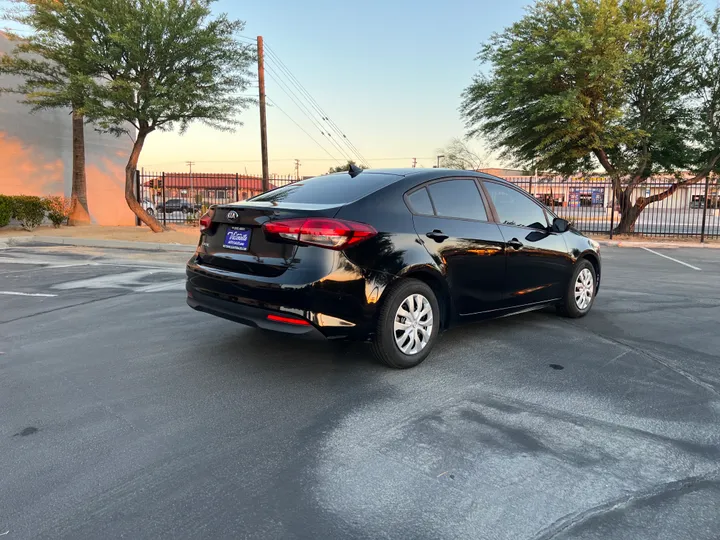 AURORA BLACK, 2017 KIA FORTE Image 7