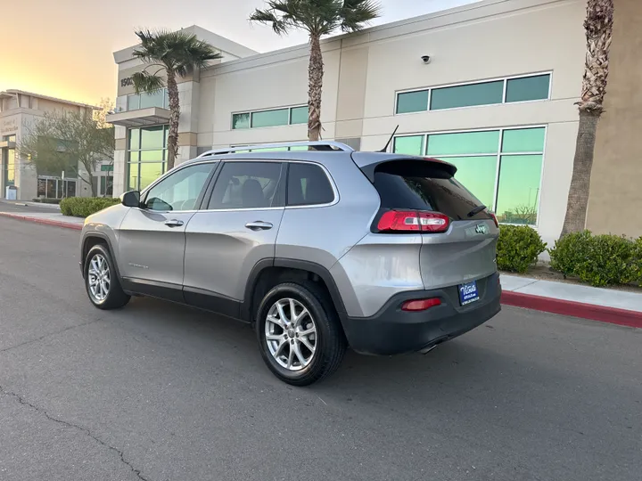 SILVER, 2014 JEEP CHEROKEE Image 4