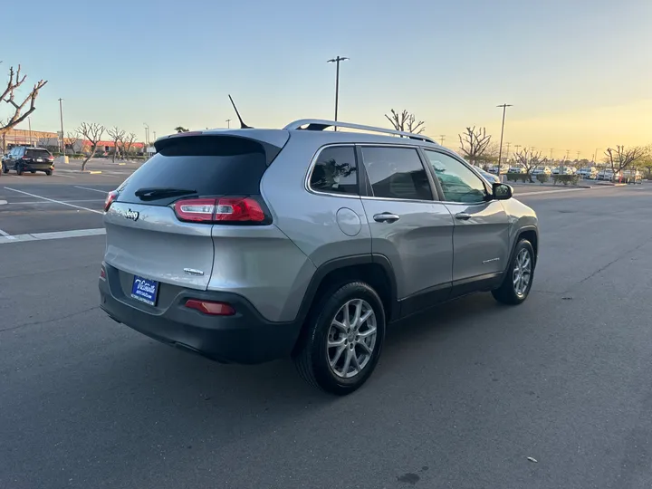 SILVER, 2014 JEEP CHEROKEE Image 6