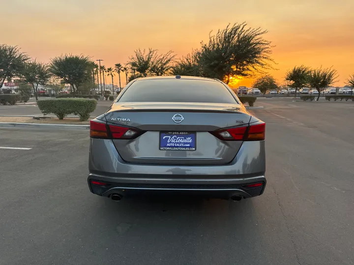 GRAY, 2021 NISSAN ALTIMA Image 5