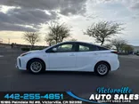 SUPER WHITE, 2021 TOYOTA PRIUS Thumnail Image 4