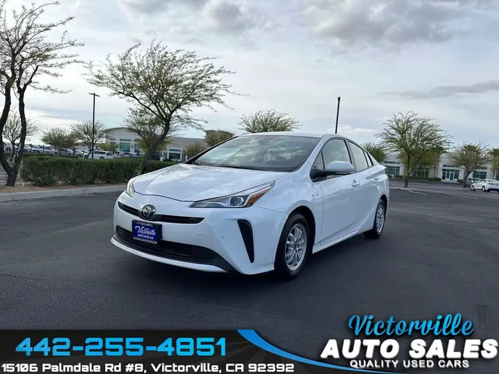 SUPER WHITE, 2021 TOYOTA PRIUS Image 3