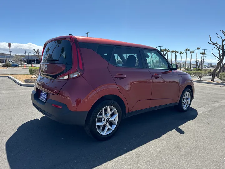 ORANGE, 2021 KIA SOUL Image 6