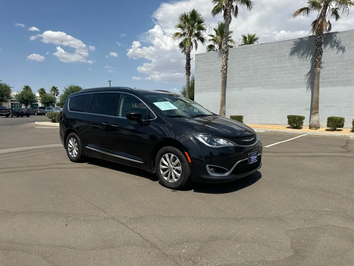 BLACK, 2019 CHRYSLER PACIFICA Image 8