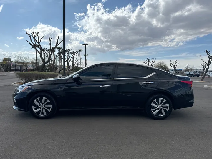 BLACK, 2020 NISSAN ALTIMA Image 2