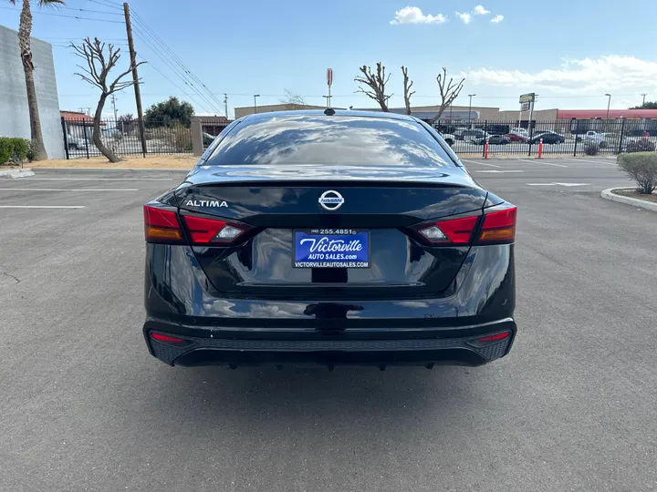 BLACK, 2020 NISSAN ALTIMA Image 4