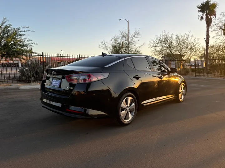 BLACK, 2014 KIA OPTIMA Image 6