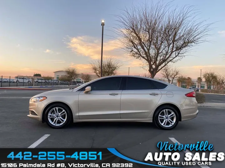 WHITE GOLD METALLIC, 2018 FORD FUSION Image 4