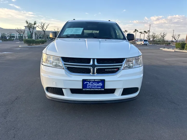 WHITE, 2018 DODGE JOURNEY Image 2