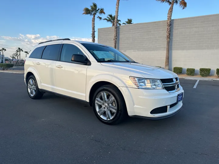 WHITE, 2018 DODGE JOURNEY Image 6