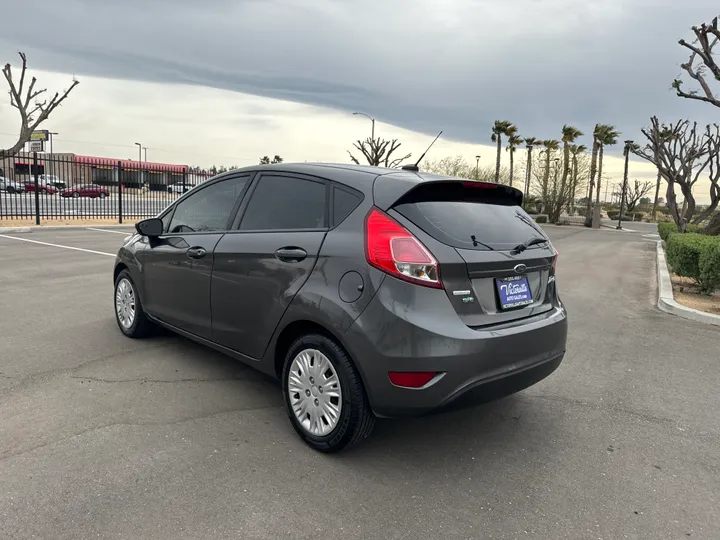 GRAY, 2015 FORD FIESTA Image 4