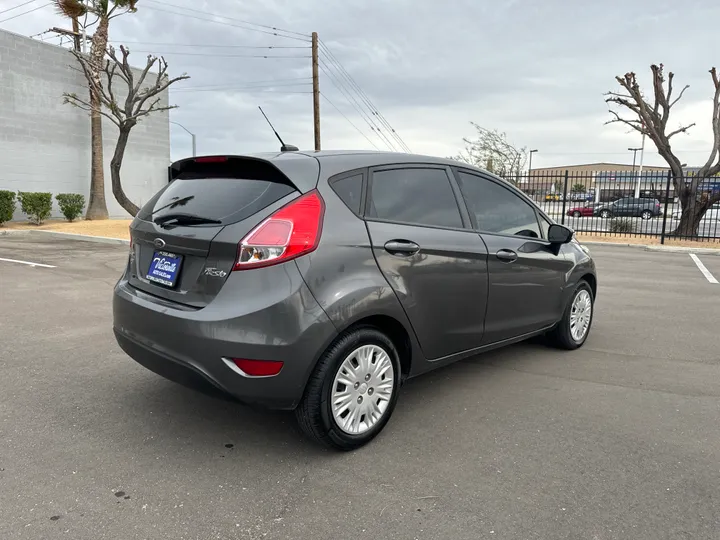 GRAY, 2015 FORD FIESTA Image 5