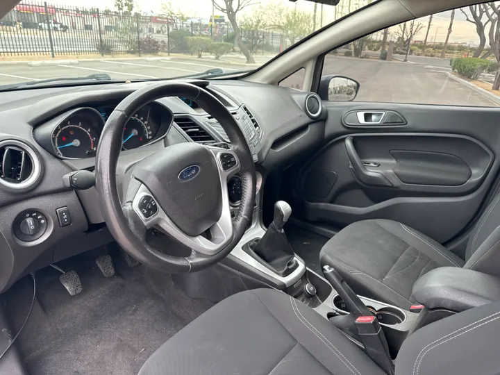 GRAY, 2015 FORD FIESTA Image 9