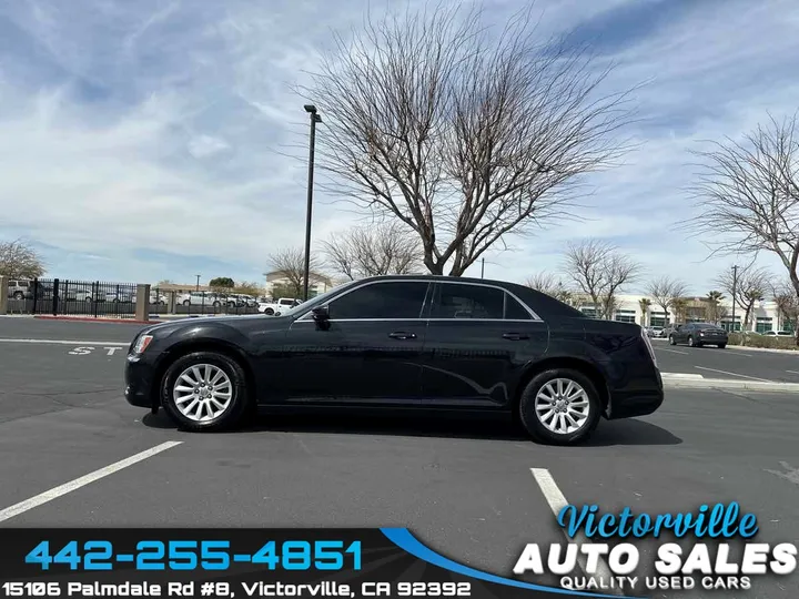 BLACK, 2013 CHRYSLER 300 Image 4