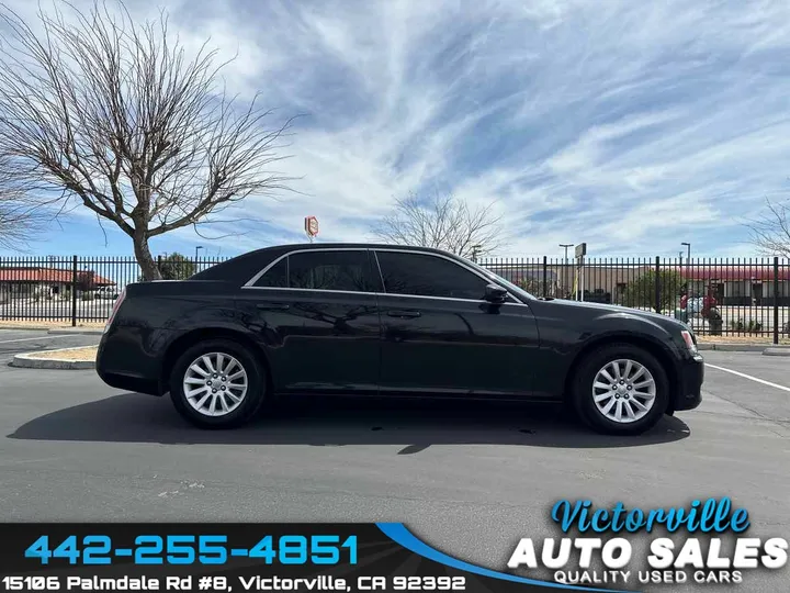 BLACK, 2013 CHRYSLER 300 Image 8