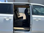 2017 KIA SEDONA Thumnail Image 9